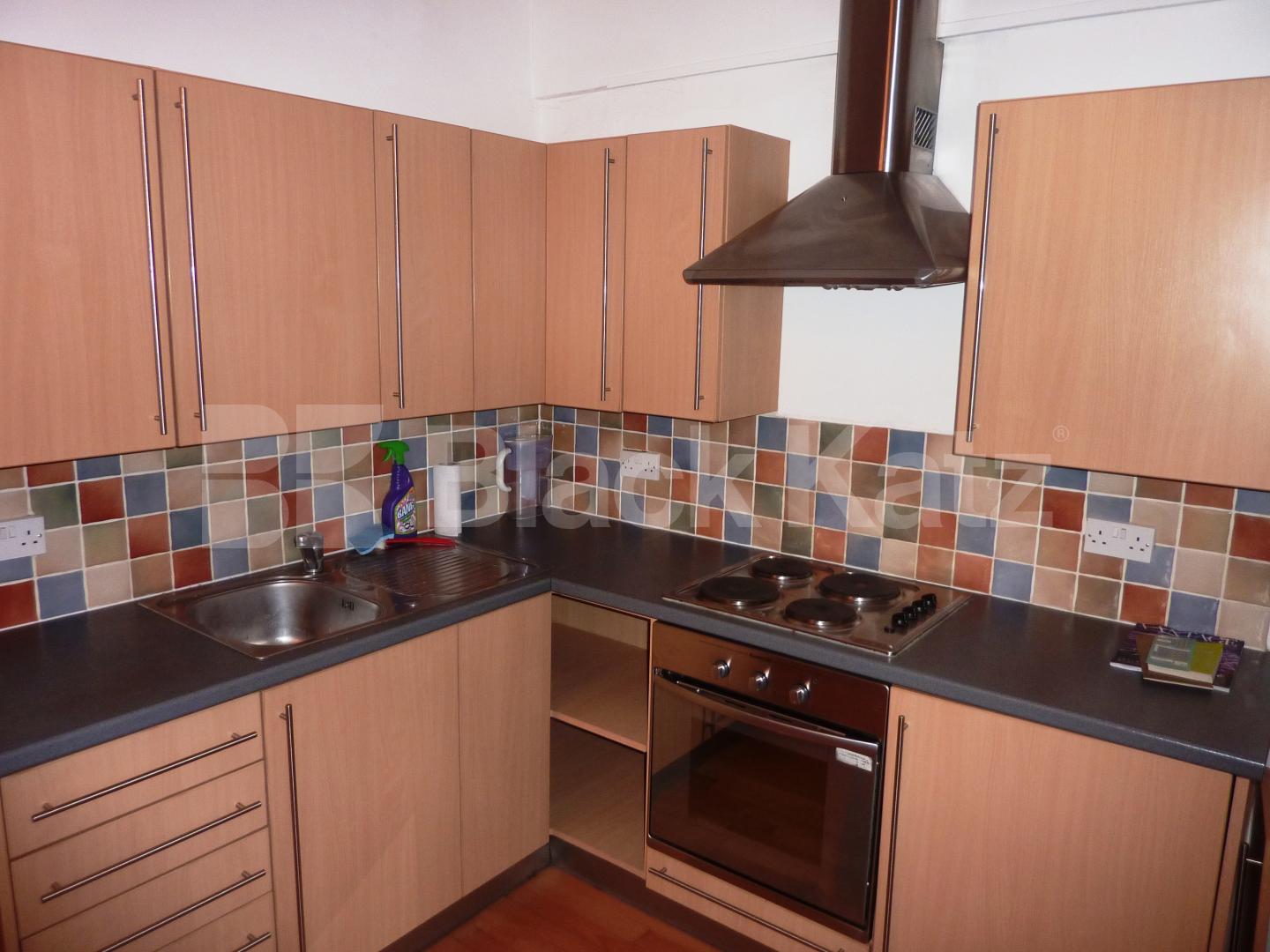 			LARGE 2 BED BY HAMPSTEAD HEATH!, 2 Bedroom, 1 bath, 1 reception Flat			 Gayton Road , HAMPSTEAD